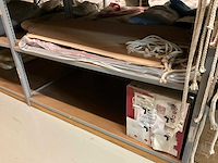 Partij gordijnstof en accessoires - afbeelding 6 van  49