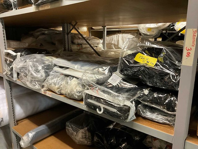 Partij gordijnstof en accessoires - afbeelding 11 van  49