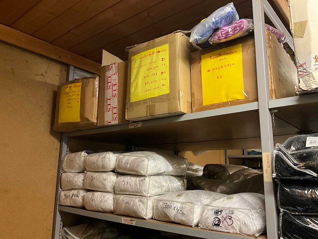 Partij gordijnstof en accessoires - afbeelding 13 van  49