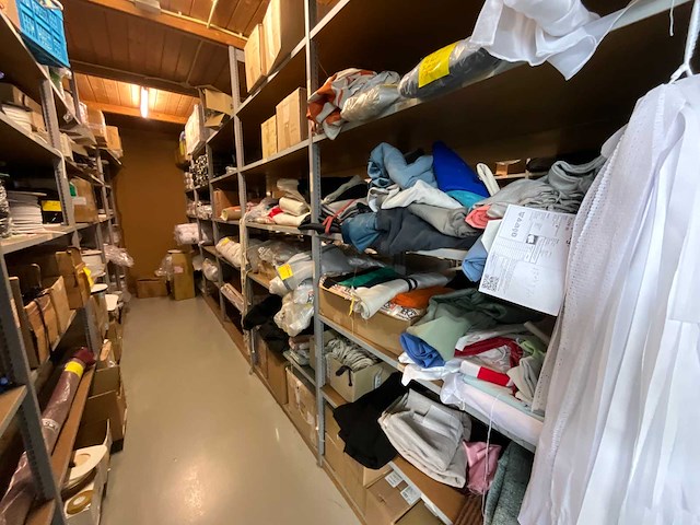 Partij gordijnstof en accessoires - afbeelding 12 van  49