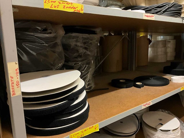 Partij gordijnstof en accessoires - afbeelding 24 van  49