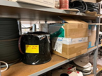 Partij gordijnstof en accessoires - afbeelding 29 van  49