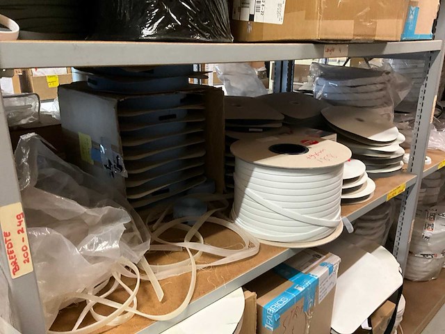 Partij gordijnstof en accessoires - afbeelding 30 van  49