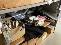 Partij gordijnstof en accessoires - afbeelding 48 van  49