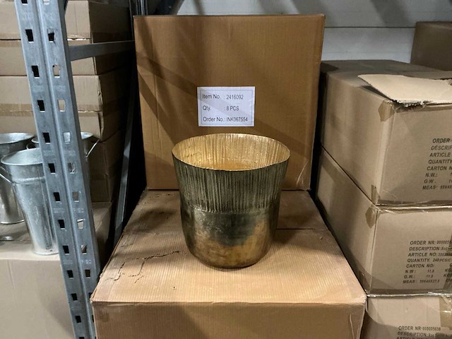 Partij goudbronskleurige bloempotten ø32xh31cm (24x) - afbeelding 1 van  5