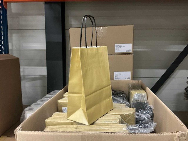 Partij gouden papieren tasjes 21x14x8cm (4475x) - afbeelding 4 van  6