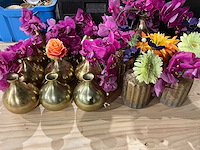 Partij goudkleurige vaasjes - afbeelding 1 van  2