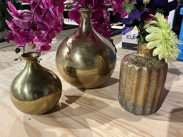 Partij goudkleurige vaasjes - afbeelding 2 van  2