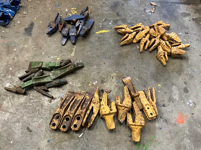 Partij graafbak tand adapters - afbeelding 1 van  5