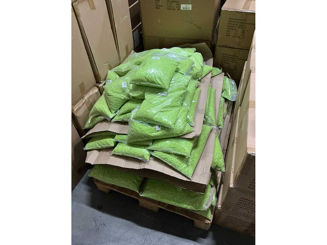 Partij grains 2-3mm apple green special 5 (100x) - afbeelding 3 van  3