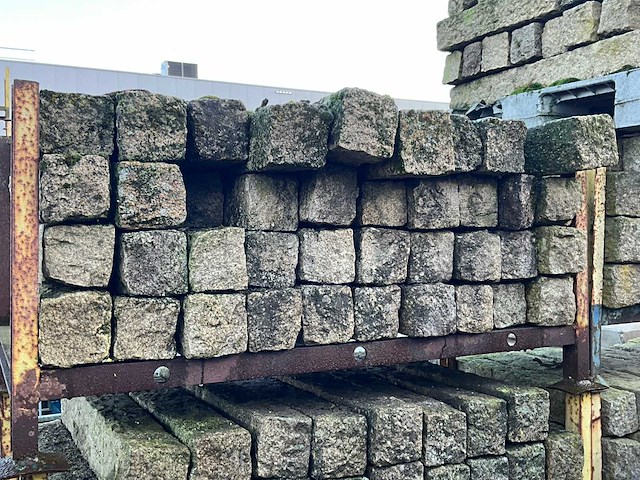 Partij granieten blokken (210x) - afbeelding 1 van  4