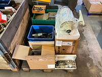 Partij gravograph lettersets, elektromotor en diversen - afbeelding 1 van  7