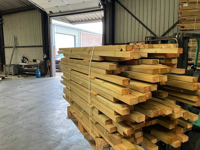 Partij grenen balken 80-180x6,5x4,5 cm - afbeelding 1 van  8
