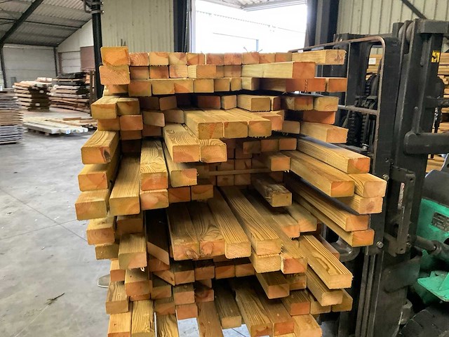 Partij grenen balken 80-180x6,5x4,5 cm - afbeelding 2 van  8