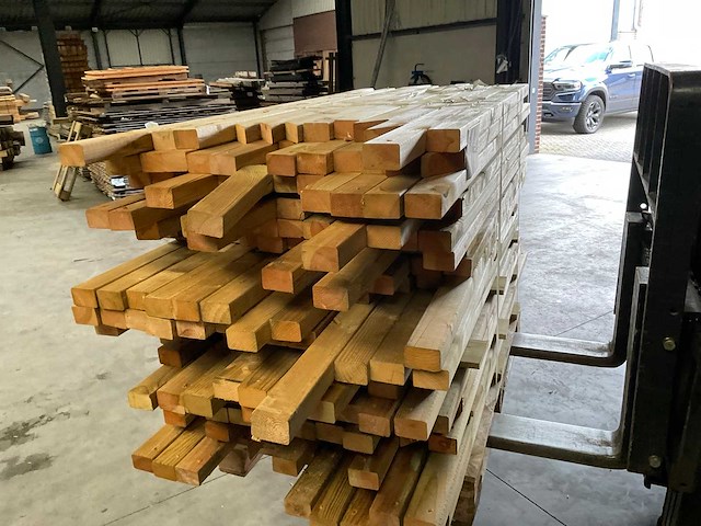 Partij grenen balken 80-180x6,5x4,5 cm - afbeelding 2 van  6