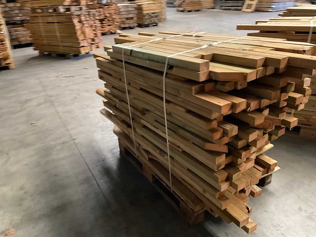 Partij grenen balken 80-180x8,5x4,5 cm - afbeelding 3 van  8