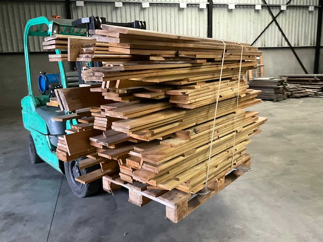 Partij grenen planken 80-180x14x1,8 cm - afbeelding 1 van  5