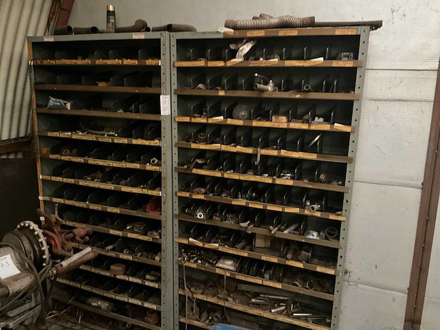 Partij grijpgoed onderdelen - afbeelding 1 van  10