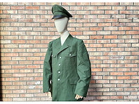 Partij groene legerjassen - afbeelding 1 van  4