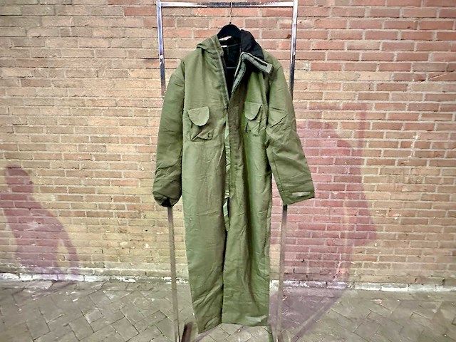 Partij groene overalls - afbeelding 1 van  5