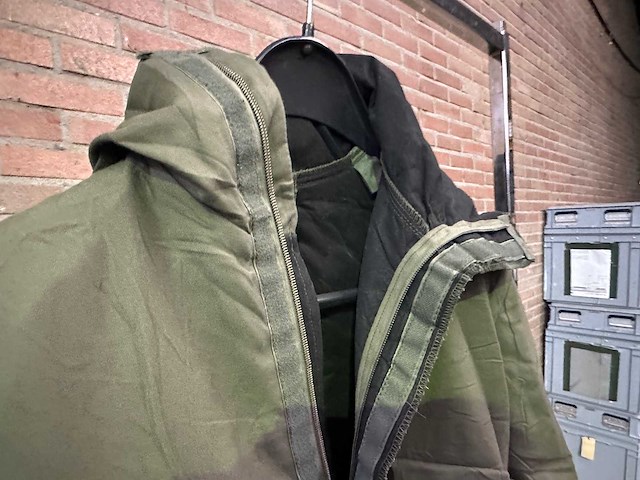 Partij groene overalls - afbeelding 2 van  5