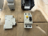 Partij groepenkast componenten w.o. diverse schakelaars abb, eaton, schneider electric - afbeelding 7 van  17