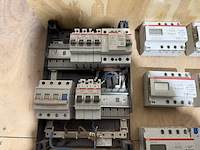 Partij groepenkast componenten w.o. diverse schakelaars abb, eaton, schneider electric - afbeelding 11 van  17