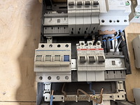 Partij groepenkast componenten w.o. diverse schakelaars abb, eaton, schneider electric - afbeelding 13 van  17