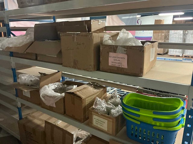 Partij grondstoffen en verpakkingsmaterialen - afbeelding 5 van  32