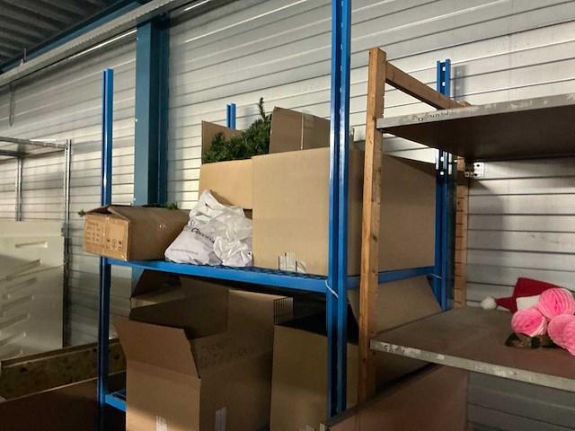 Partij grondstoffen en verpakkingsmaterialen - afbeelding 11 van  32