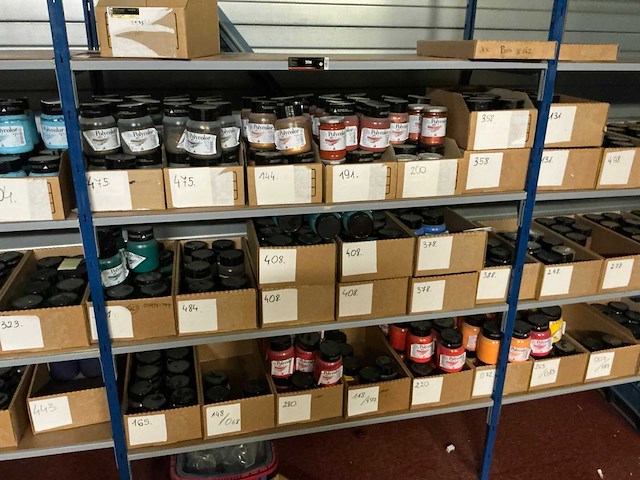 Partij grondstoffen en verpakkingsmaterialen - afbeelding 18 van  32