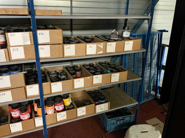 Partij grondstoffen en verpakkingsmaterialen - afbeelding 19 van  32