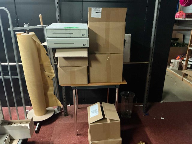 Partij grondstoffen en verpakkingsmaterialen - afbeelding 25 van  32