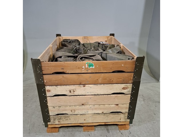 Partij grote spanbanden - afbeelding 1 van  7