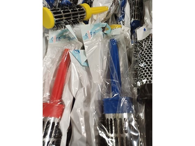 Partij haarborstels in de mix geleverd 100 stuks loc h - afbeelding 5 van  11