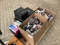 Partij haarverf en nagel - afbeelding 1 van  3