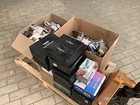 Partij haarverf en nagel - afbeelding 2 van  3