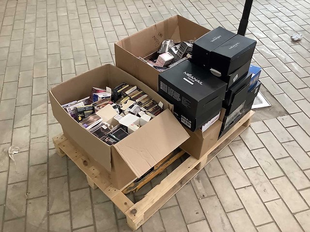 Partij haarverf en nagel - afbeelding 3 van  3
