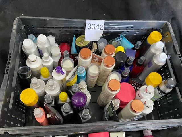 Partij haarverzorgingsproducten - afbeelding 1 van  1