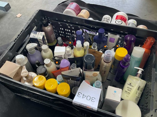 Partij haarverzorgingsproducten - afbeelding 1 van  1