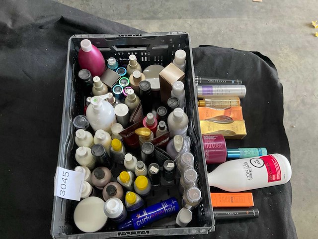 Partij haarverzorgingsproducten - afbeelding 1 van  1