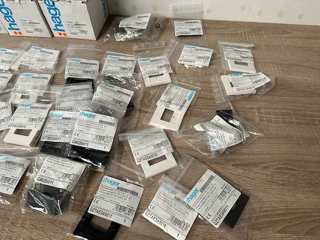 Partij hager installatiemateriaal, ca 54 verpakkingen - afbeelding 6 van  6