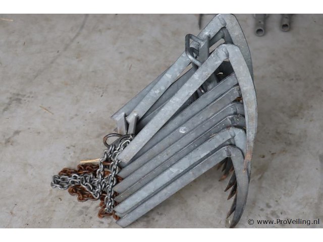 Partij haken - 8 stuks - afbeelding 1 van  4