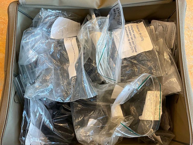 Partij halfassemblages en onderdelen dedal nachtkijkers - afbeelding 8 van  8