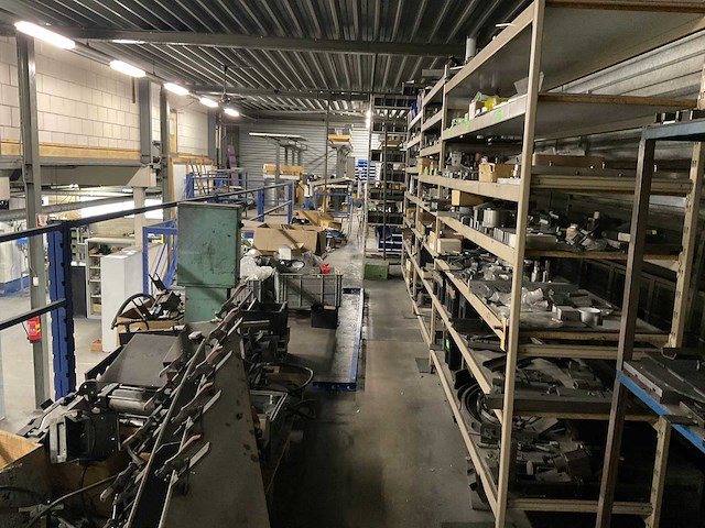 Partij halffabricaat en divers - afbeelding 1 van  30