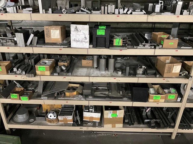 Partij halffabricaat en divers - afbeelding 21 van  30