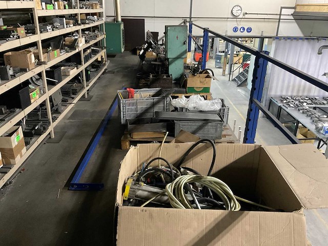 Partij halffabricaat en divers - afbeelding 29 van  30