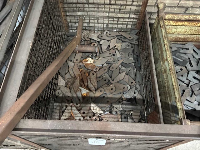 Partij halffabricaat materiaal - afbeelding 11 van  12