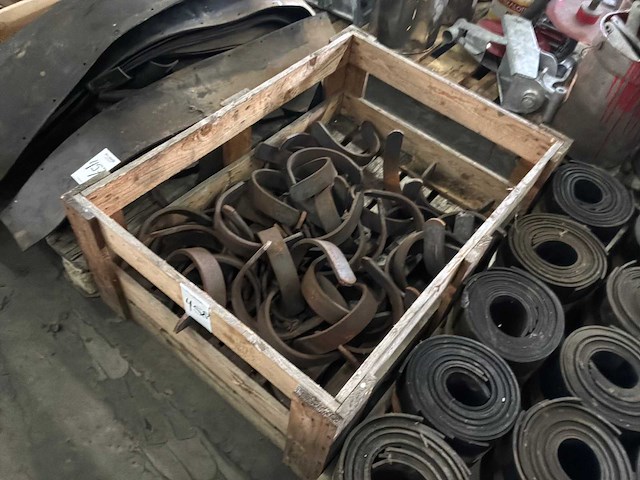 Partij halffabricaten - afbeelding 2 van  2