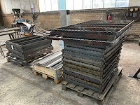 Partij halffabrikaat stalroosters - afbeelding 1 van  7